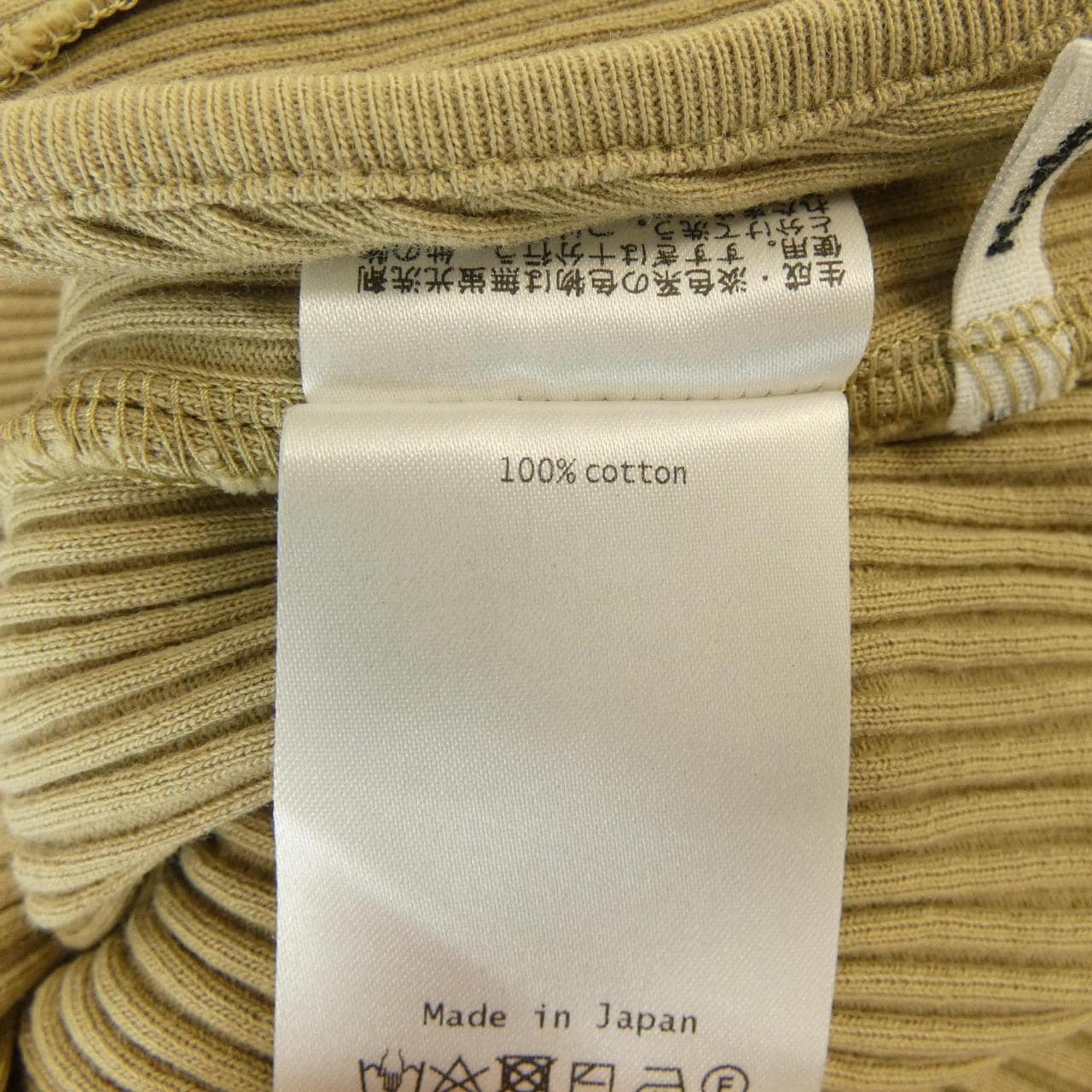 ボウタイ BOW TIE トップス