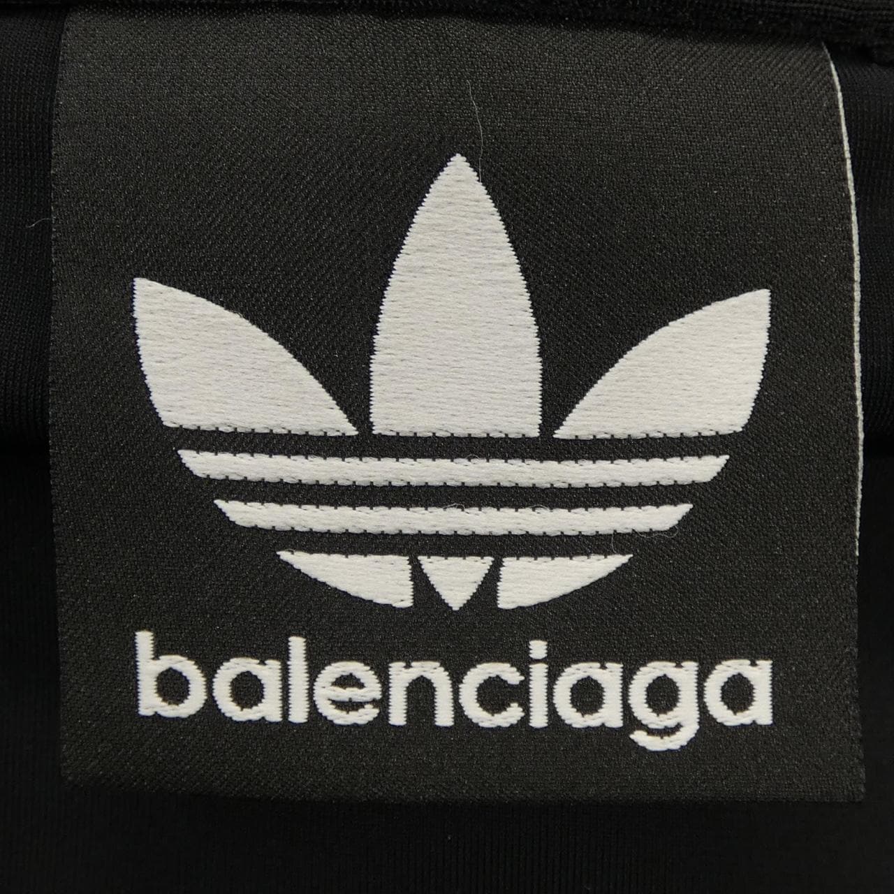 バレンシアガ BALENCIAGA ADIDAS 725599 TYK07 ショートパンツ