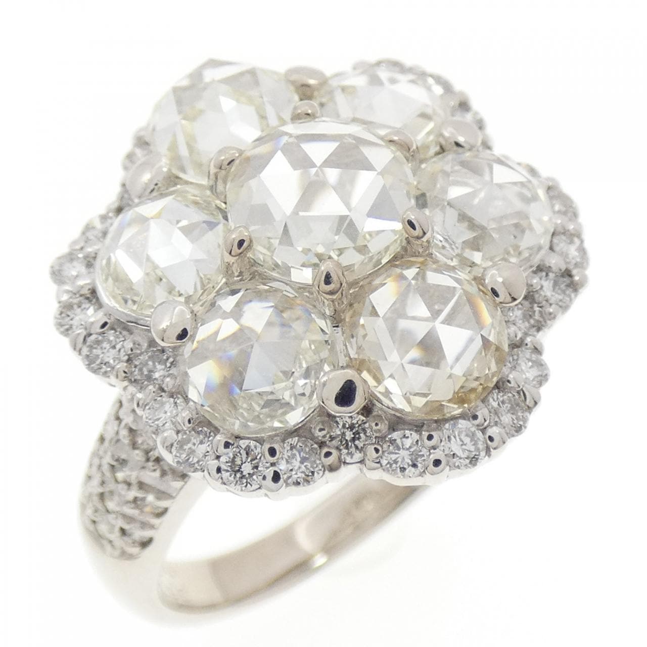 K18WG フラワー ダイヤモンド リング 3.57CT