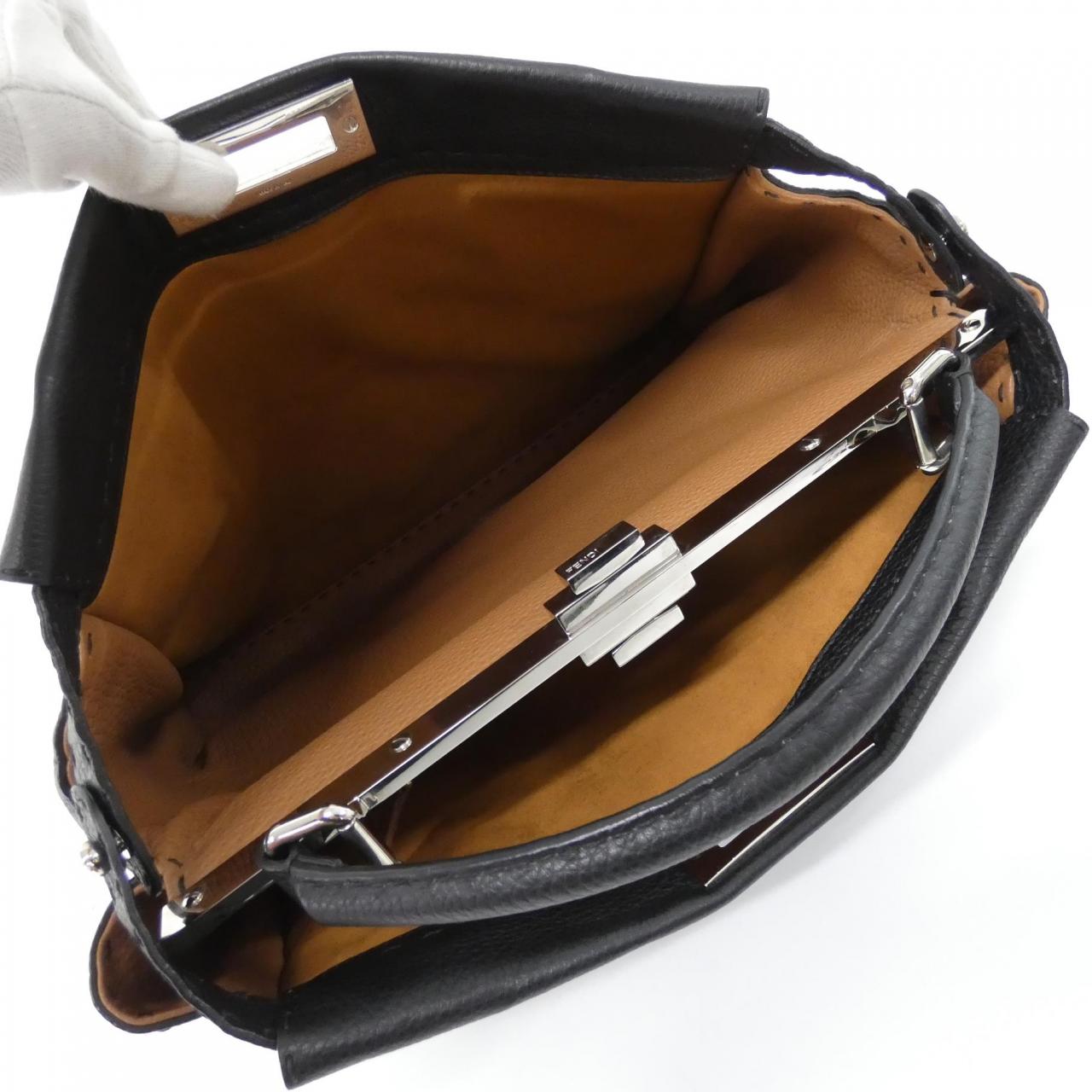 フェンディ SELLERIA ピーカブー 8BN210 Q0J バッグ