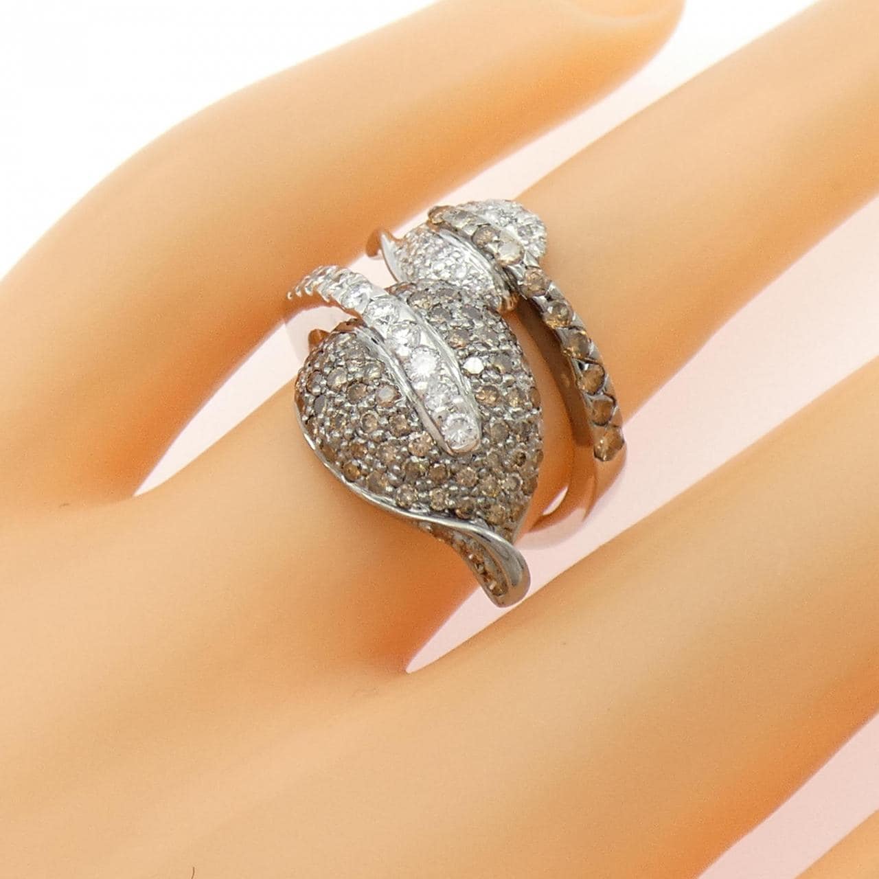 18K白金/18KG鑽石戒指，0.44克拉