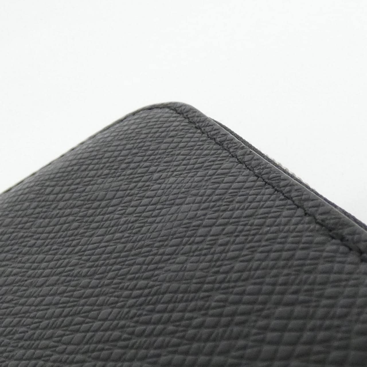 ルイヴィトン タイガ ジッピー ウォレット ホリゾンタル M31071 財布