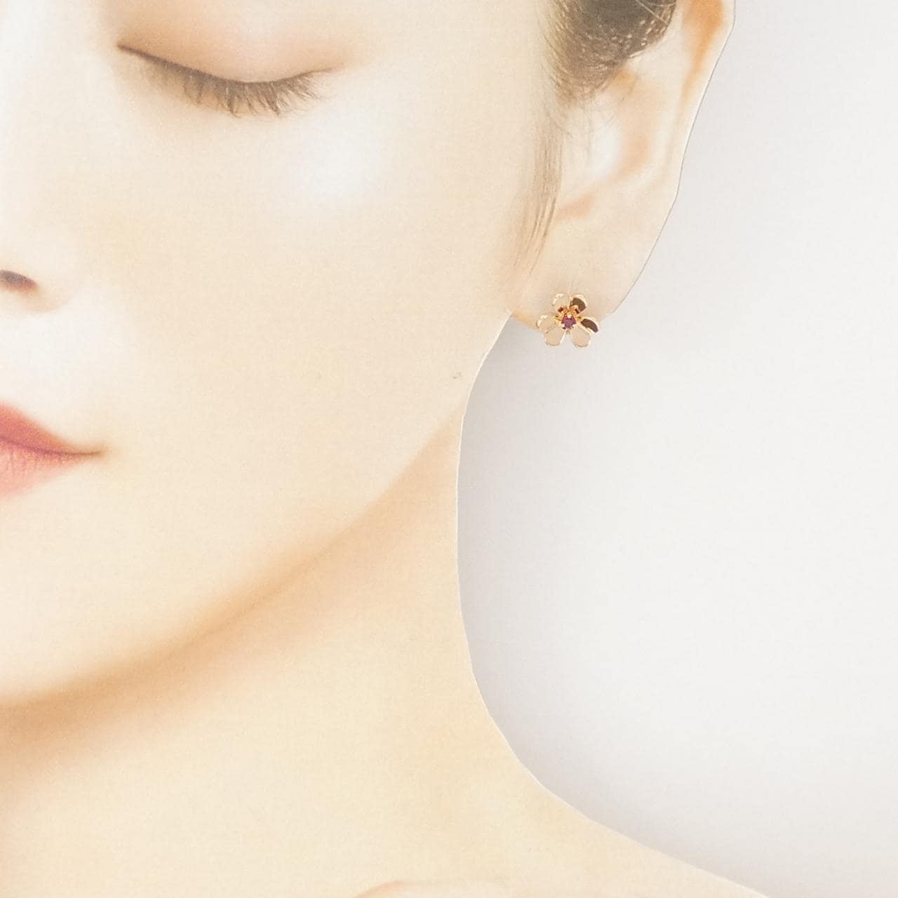 ヴァンクリーフ&アーペル フリヴォル ミニ ピアス