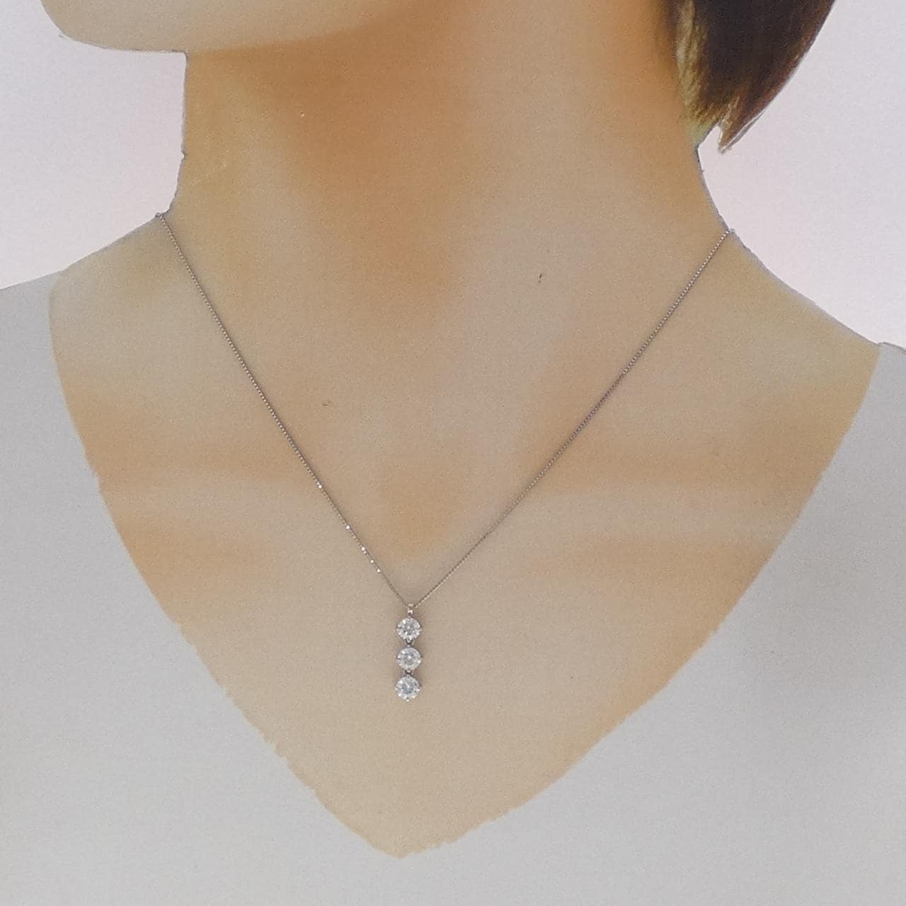 PT900/PT850 スリーストーン ダイヤモンド ネックレス 1.02CT