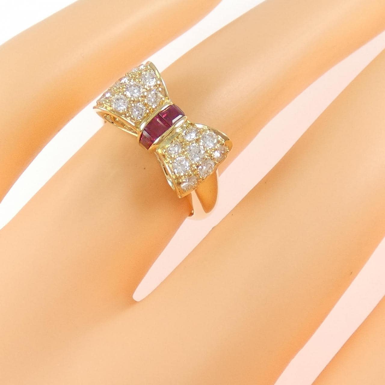 750YG リボン ルビー リング