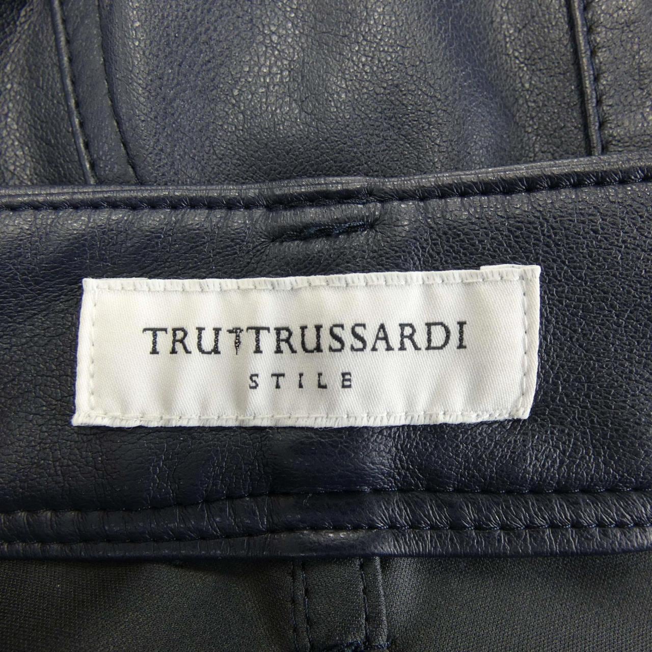トゥルトラサルディ TRU TRUSSARDI パンツ