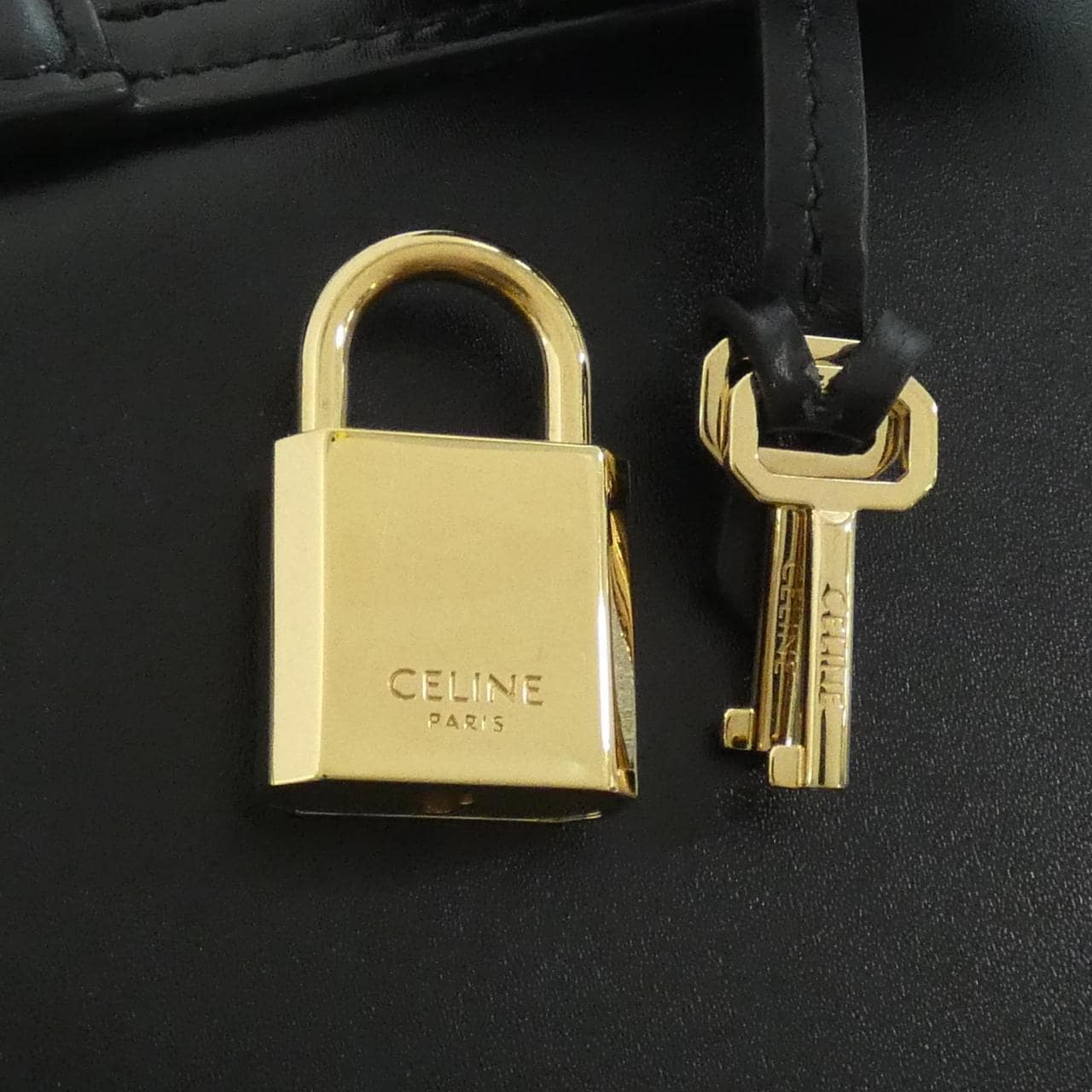 セリーヌ 16 ミニ 197983BEY バッグ