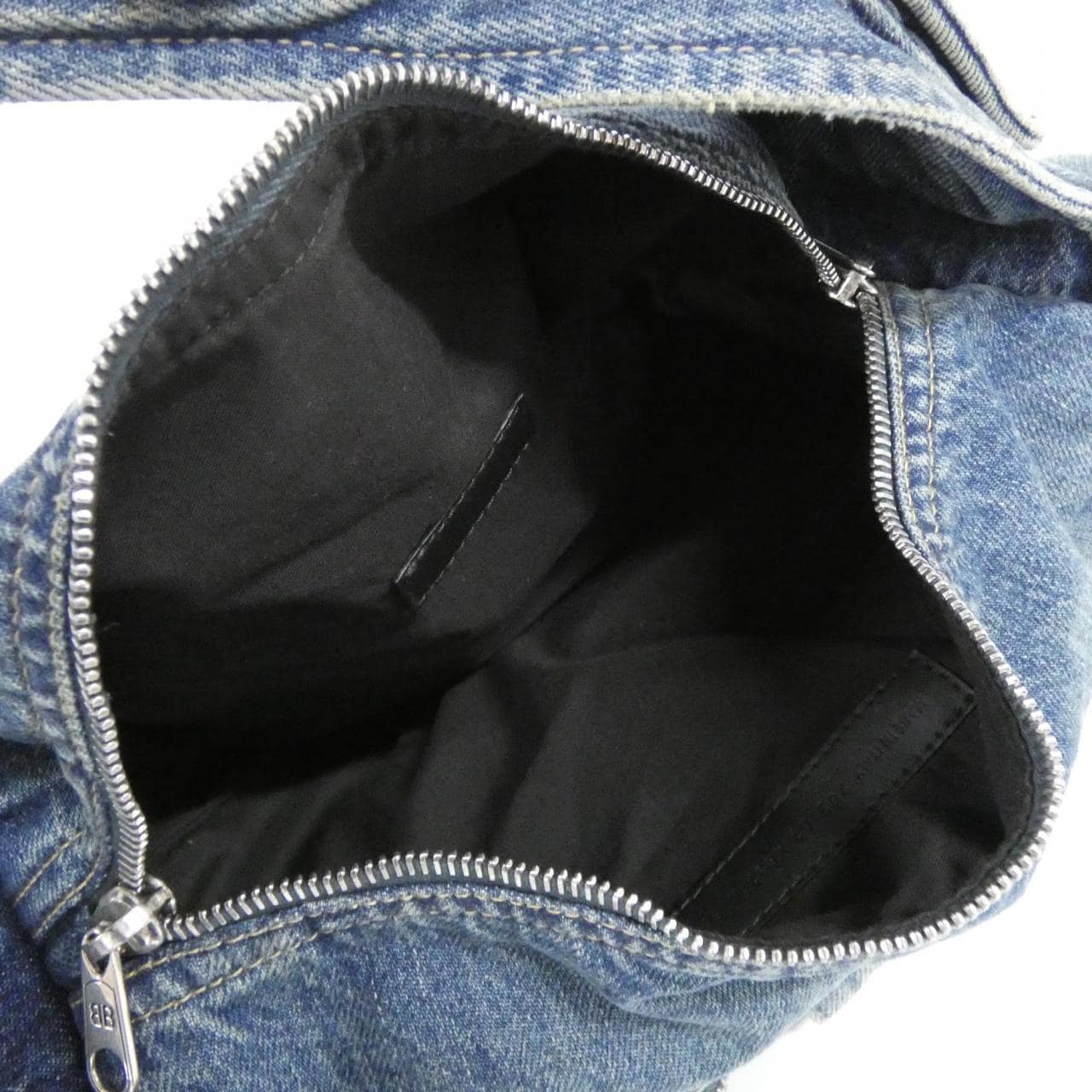 バレンシアガ SUPERBUSY SMALL 702167 2AA24 ショルダーバッグ