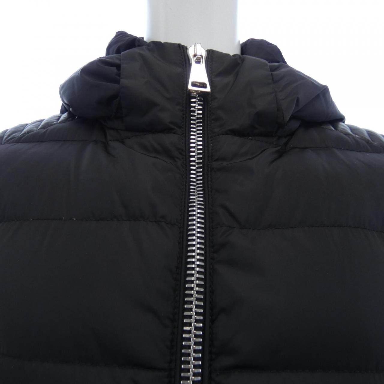 モンクレール MONCLER ダウンコート