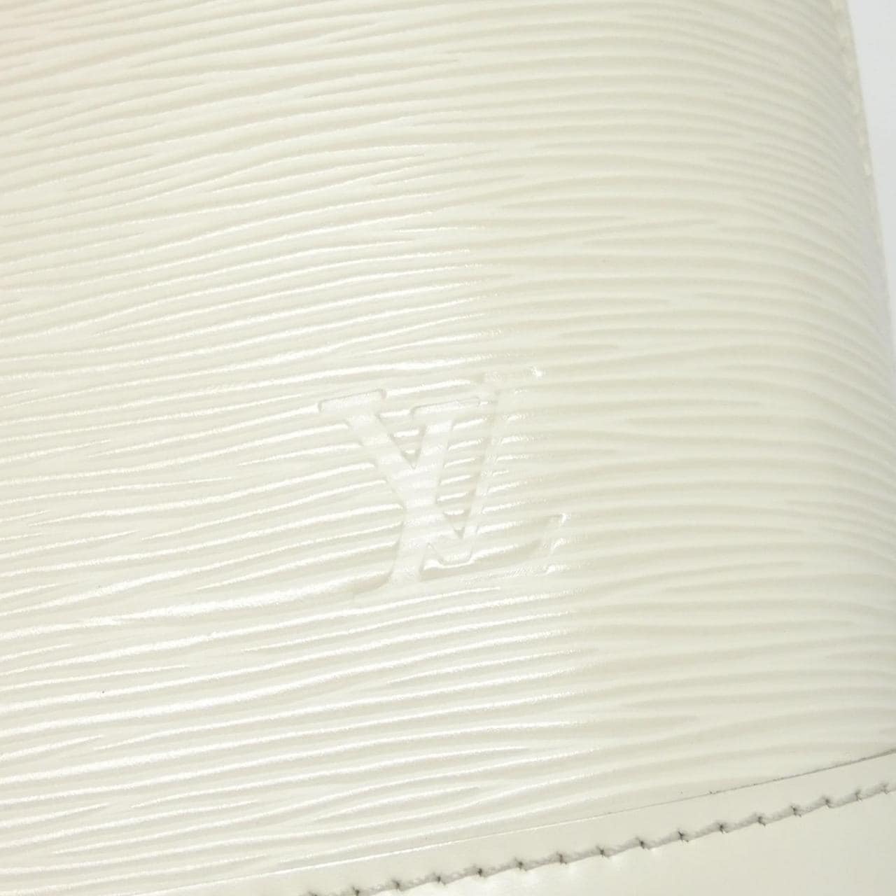 ルイヴィトン エピ アルマ PM M4030J バッグ