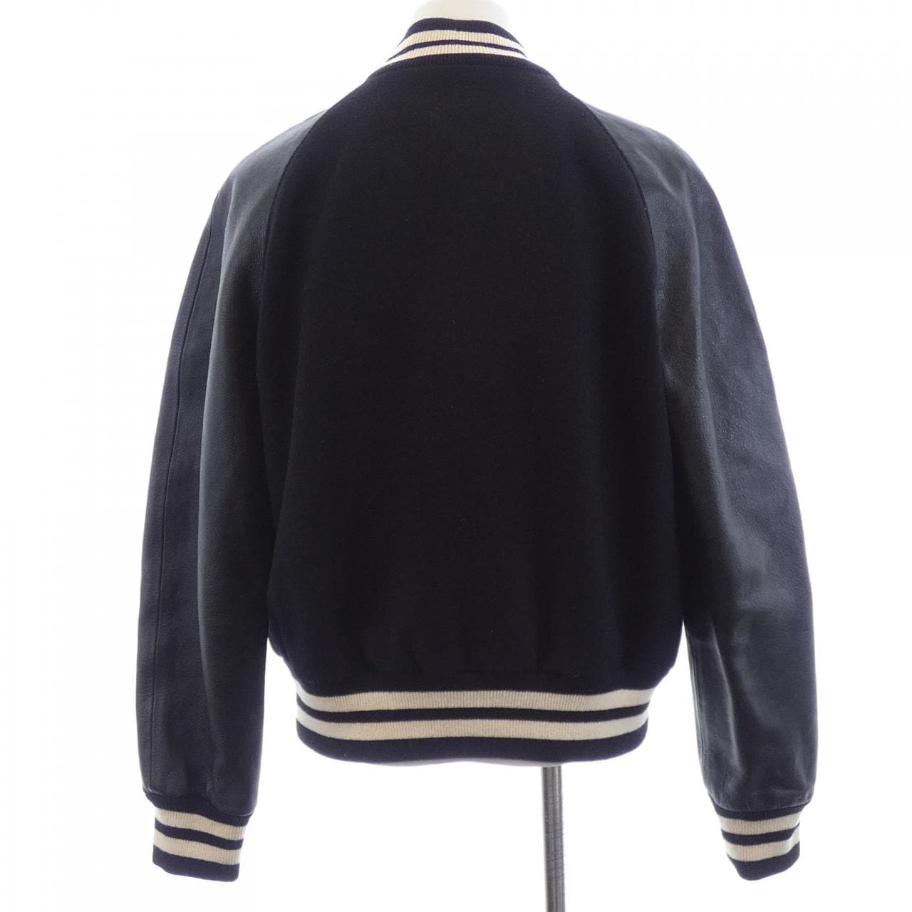 グッチ GUCCI 618897 Z8AKD スタジャン