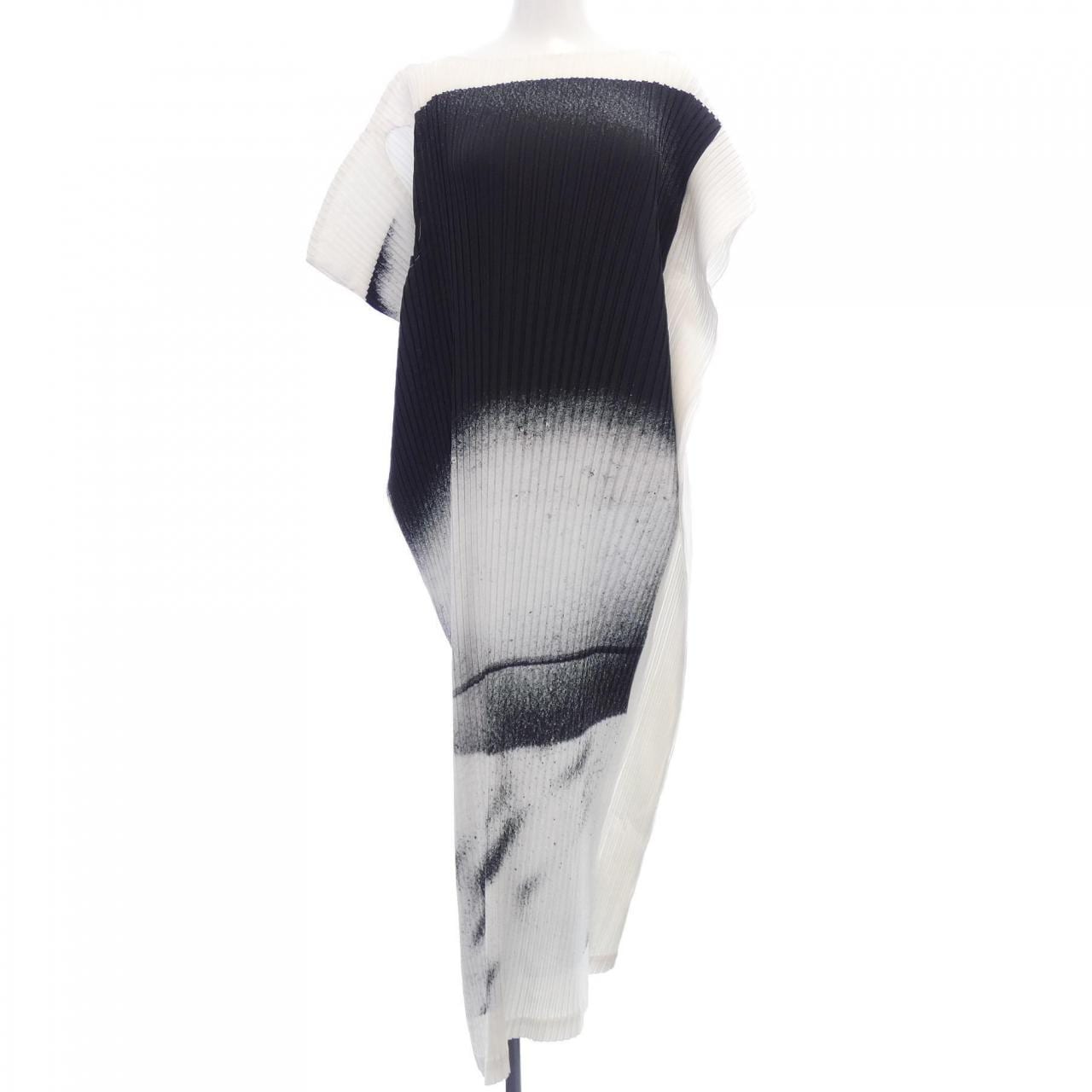 イッセイミヤケ ISSEY MIYAKE IM51FH662 ワンピース