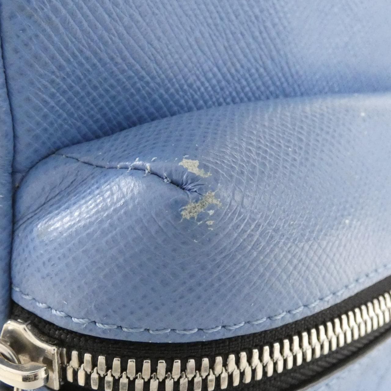 LOUIS VUITTON Taiga Llama Outdoor Messenger M30749 Shoulder Bag