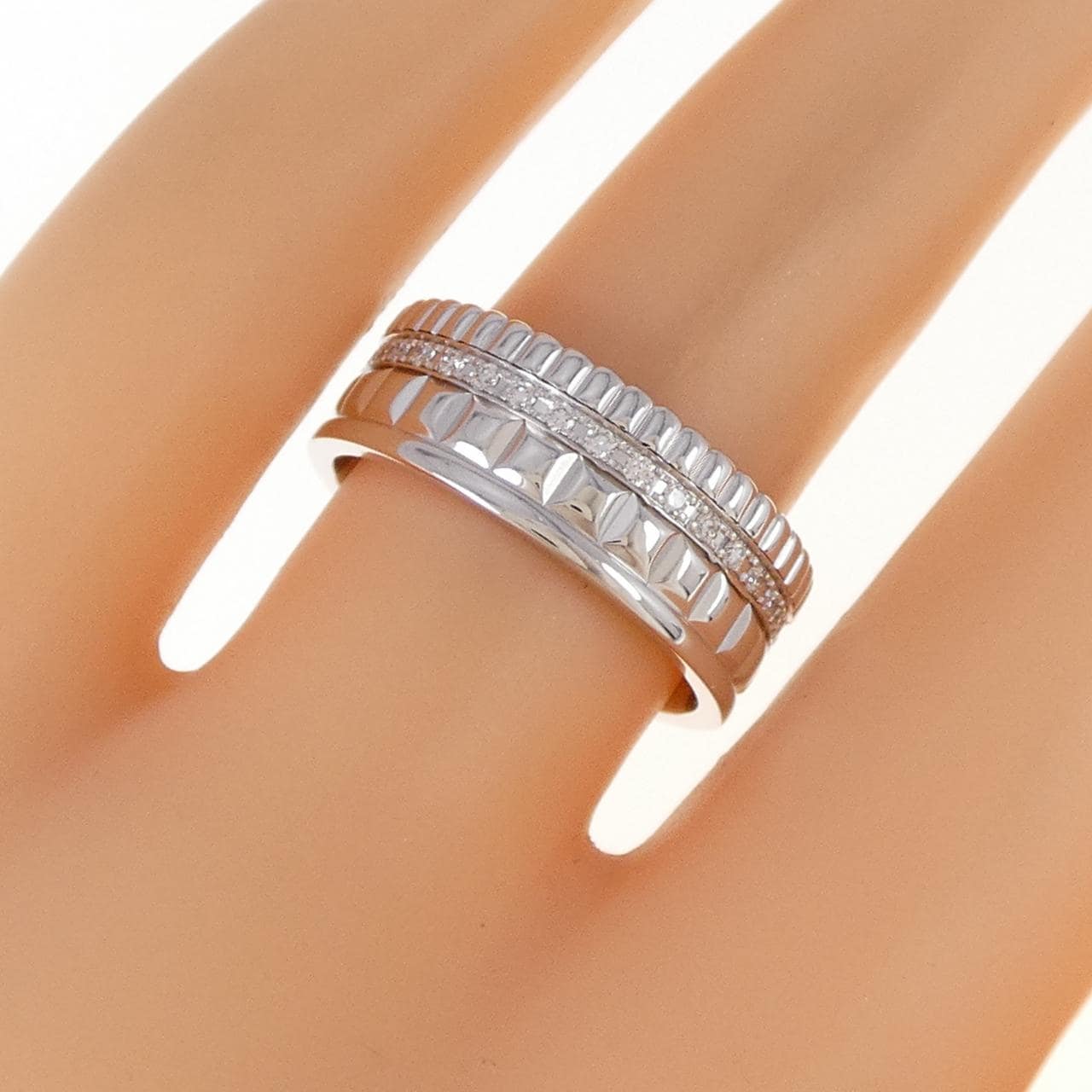 ブシュロン キャトル ラディアント スモール リング