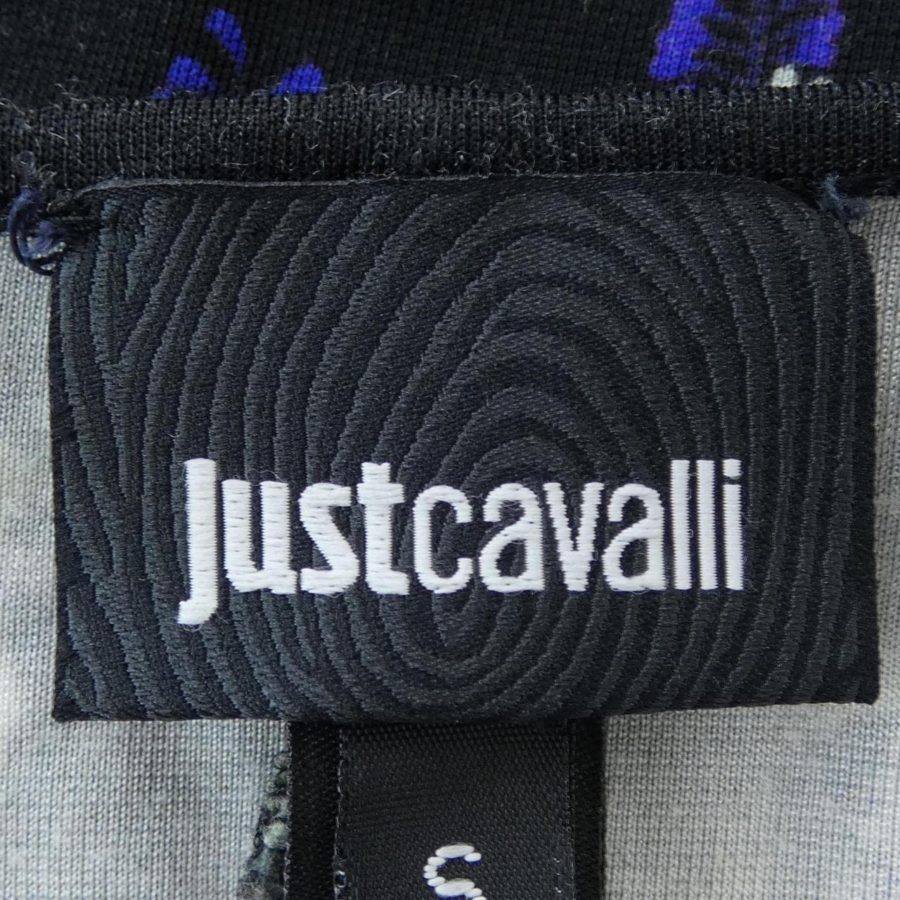 ジャストカバリ JUST CAVALLI トップス