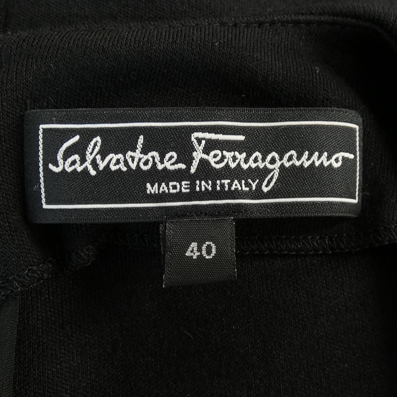 サルヴァトーレフェラガモ SALVATORE FERRAGAMO ワンピース
