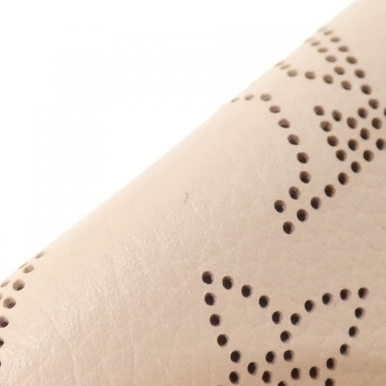 ルイヴィトン マヒナ ミュルティクレ M64056 キーケース