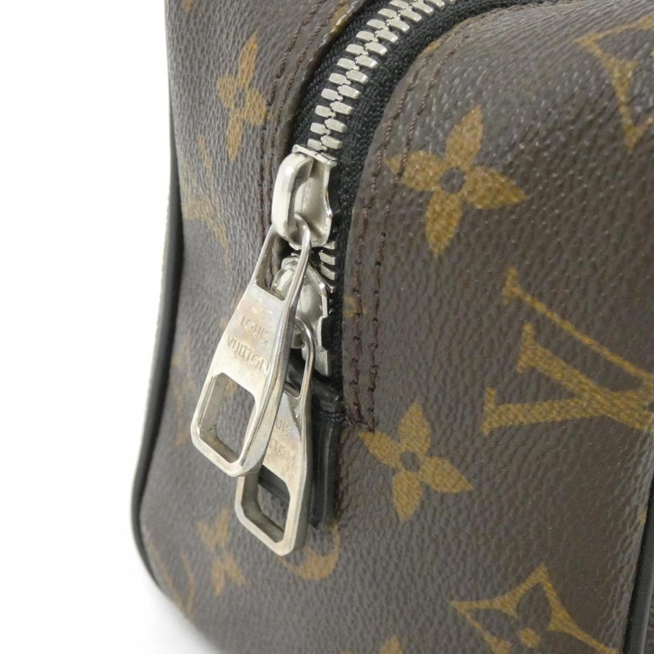 LOUIS VUITTON Monogram Macassar Truth 香水 M40378 手拿包