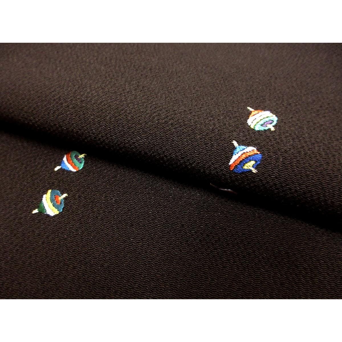 【未使用品】小紋　ちりめん　刺繍入り　身丈Ｓ寸