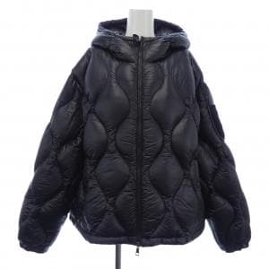 モンクレール MONCLER ダウンジャケット