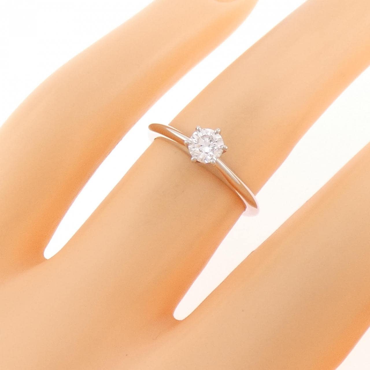 ティファニー クラシックソリティア リング 0.24CT H VS2 3EXT