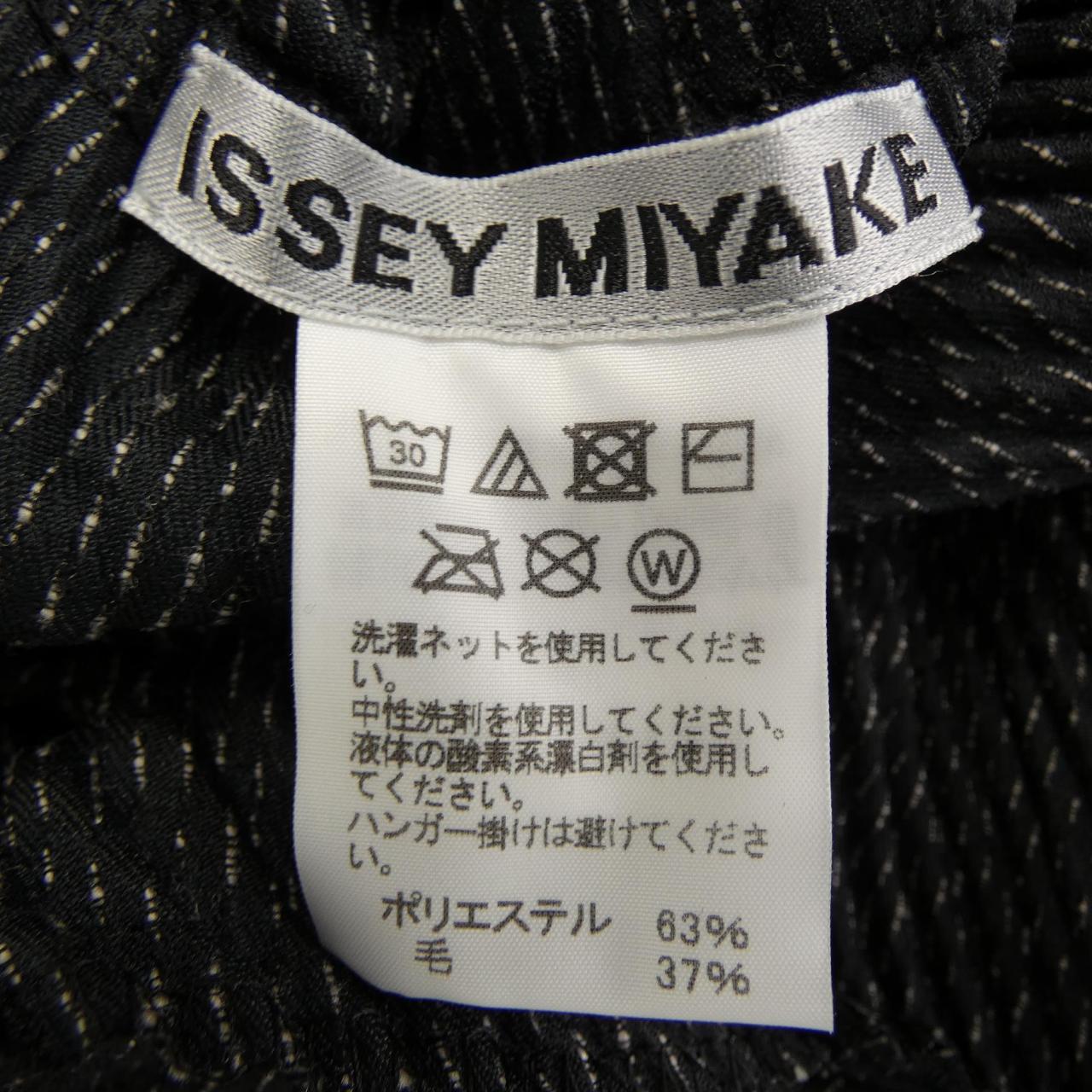イッセイミヤケ ISSEY MIYAKE IM13FJ124 トップス