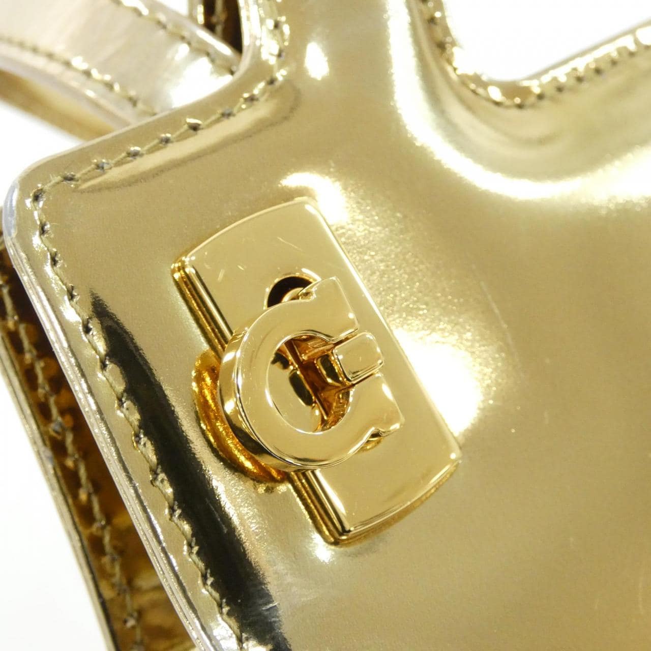 サルヴァトーレフェラガモ 21 3485 ミニバッグ