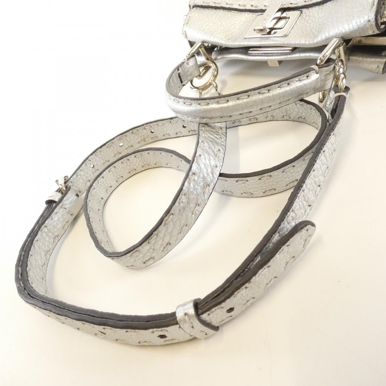 フェンディ SELLERIA ピーカブー ミニ 8BN244 5QG バッグ