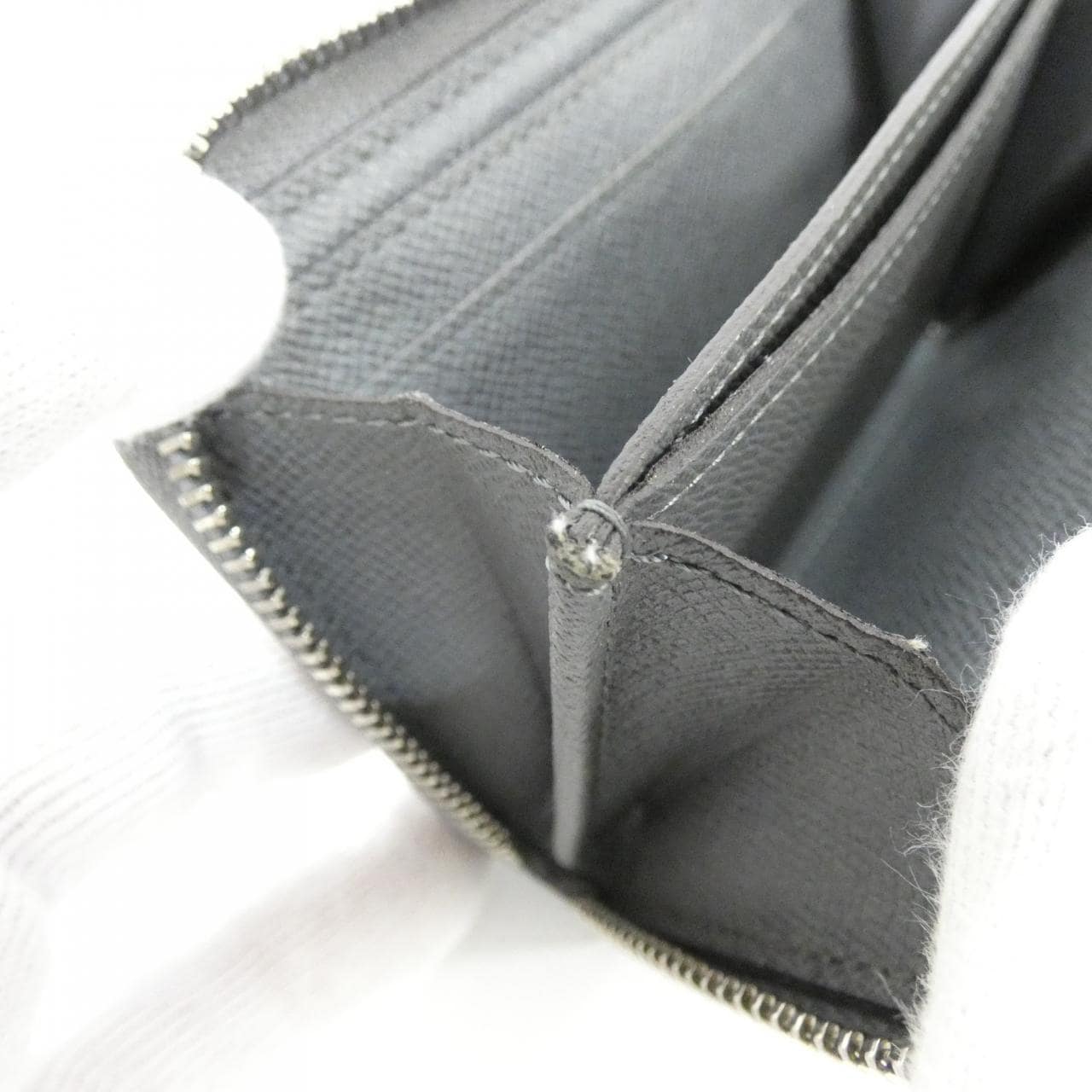 ルイヴィトン タイガ ジッピー コインパース M32617 コインケース