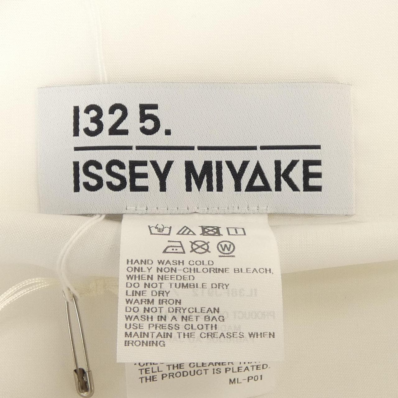 イッセイミヤケ ISSEY MIYAKE トップス