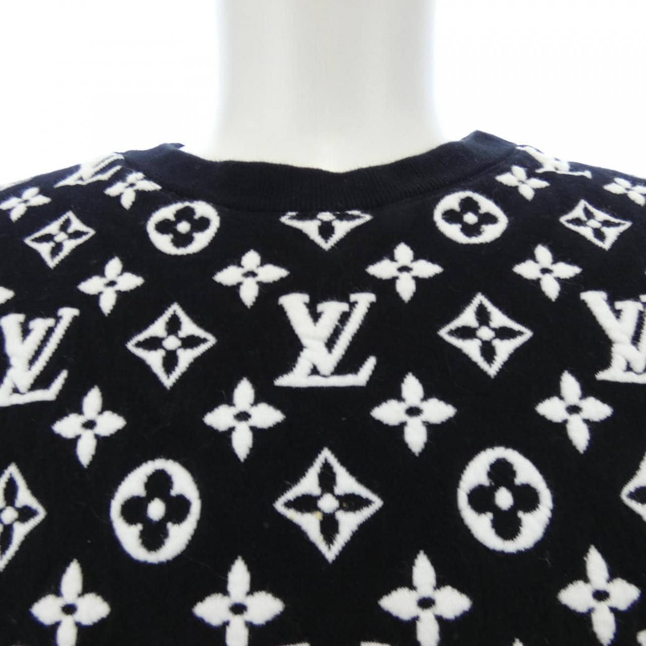 LOUIS VUITTON tops