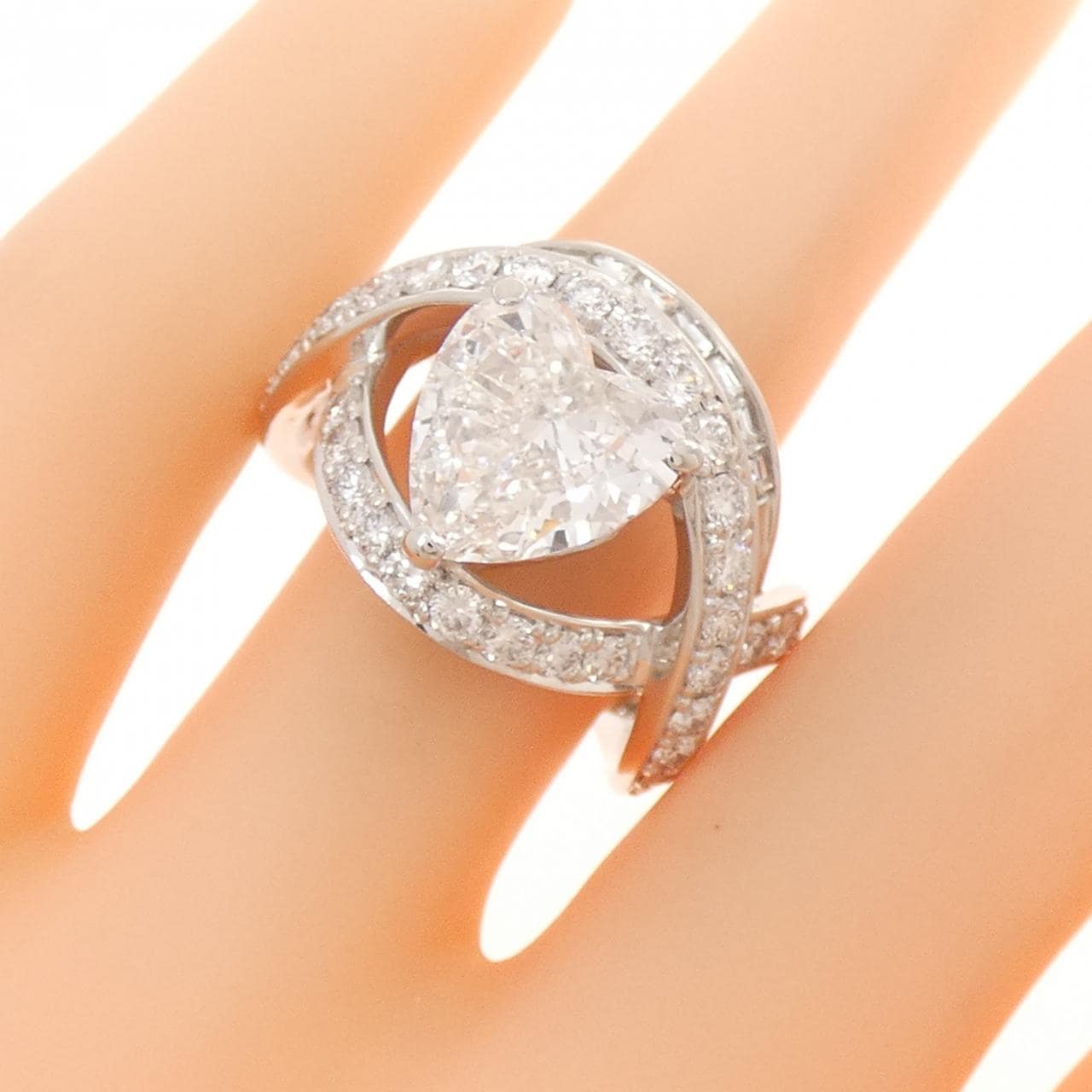 PT900 ダイヤモンド リング 2.750CT F SI2 ハートシェイプ