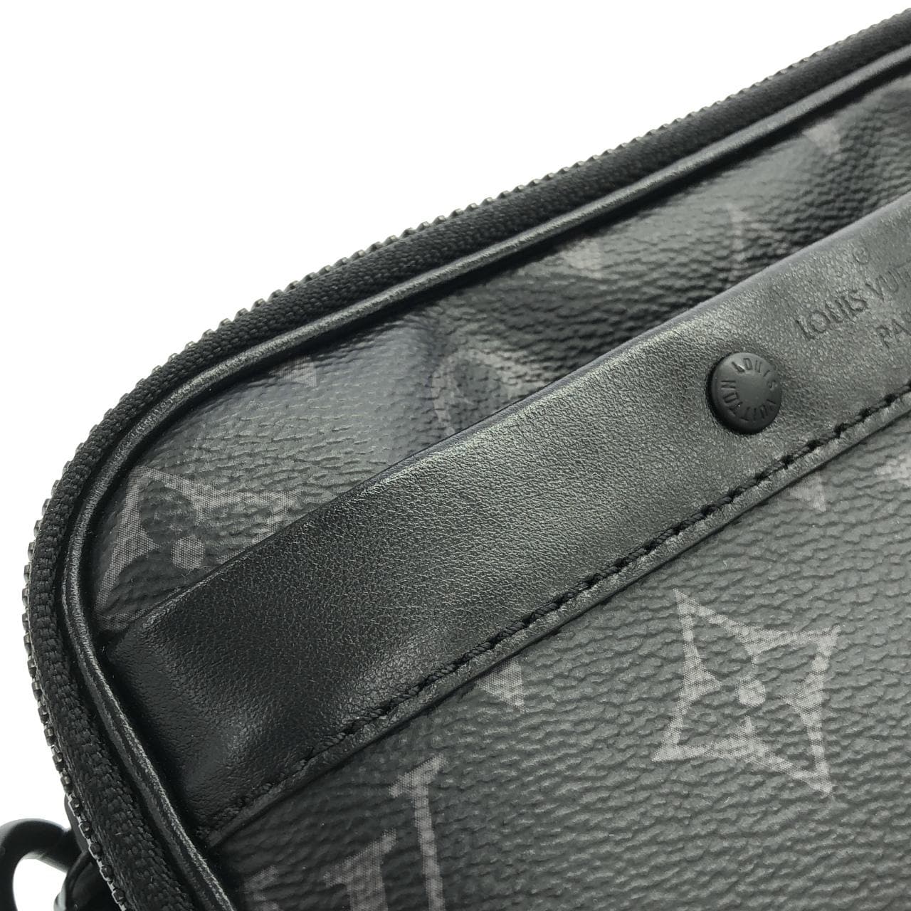 ルイヴィトン モノグラム エクリプス アルファ ウエアラブル ウォレット M82542 ショルダーバッグ