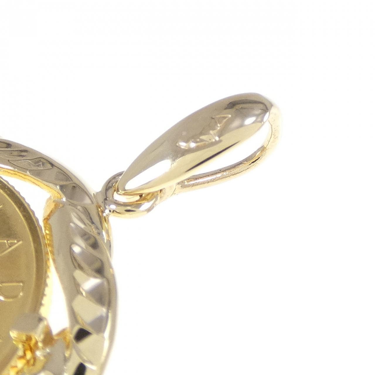 18KYG (frame) coin pendant
