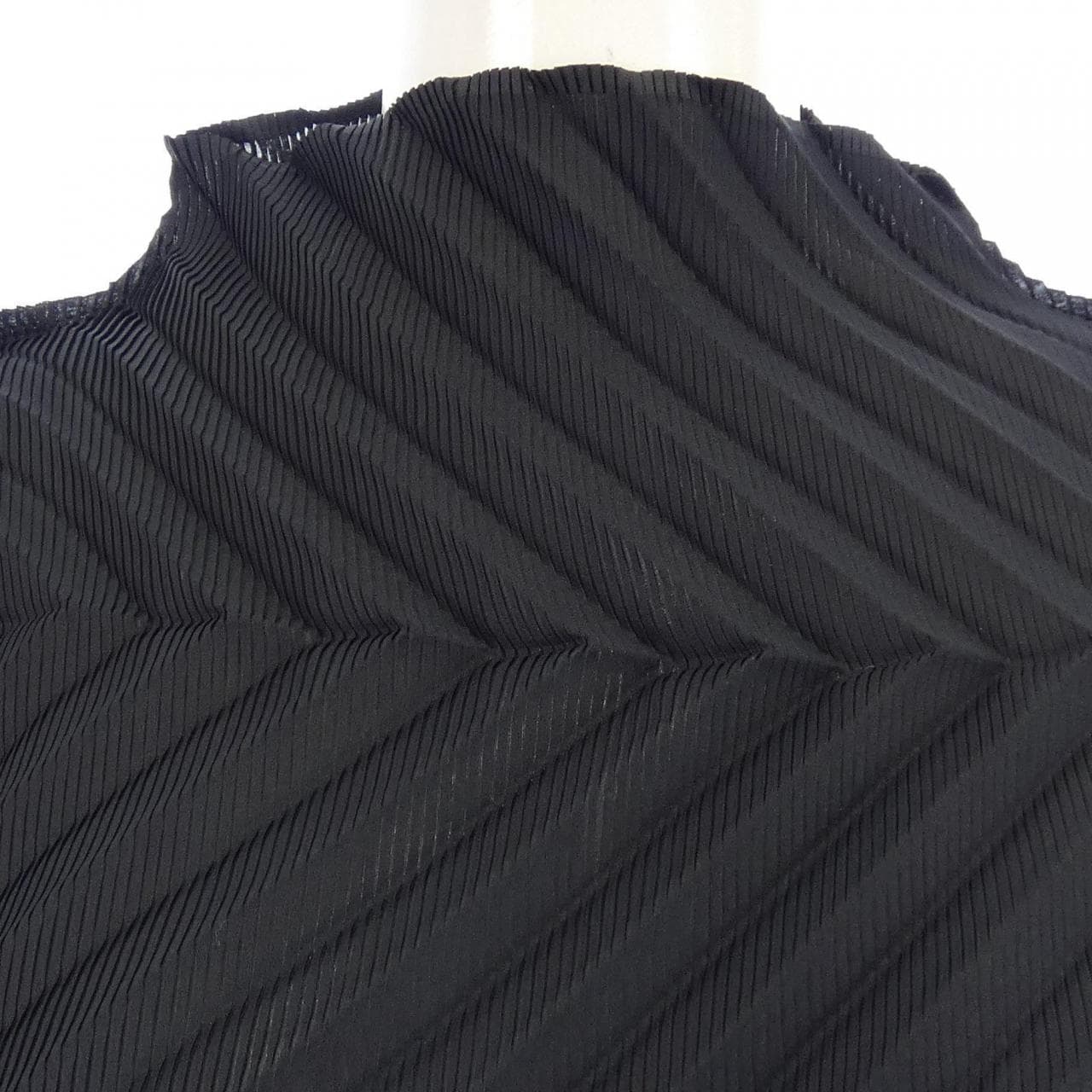 ミーイッセイミヤケ me ISSEY MIYAKE MI53FK481 トップス