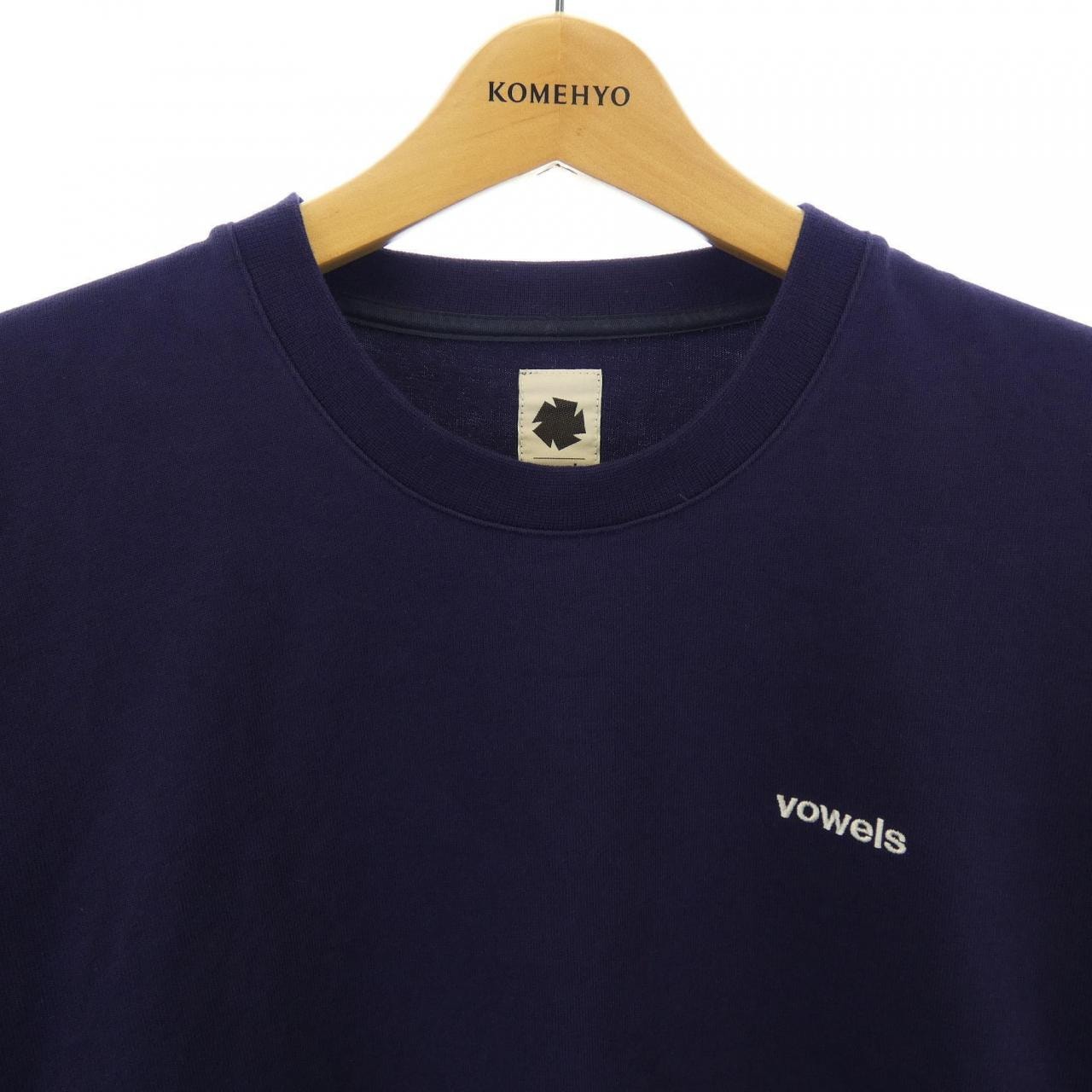 VOWELS Tシャツ