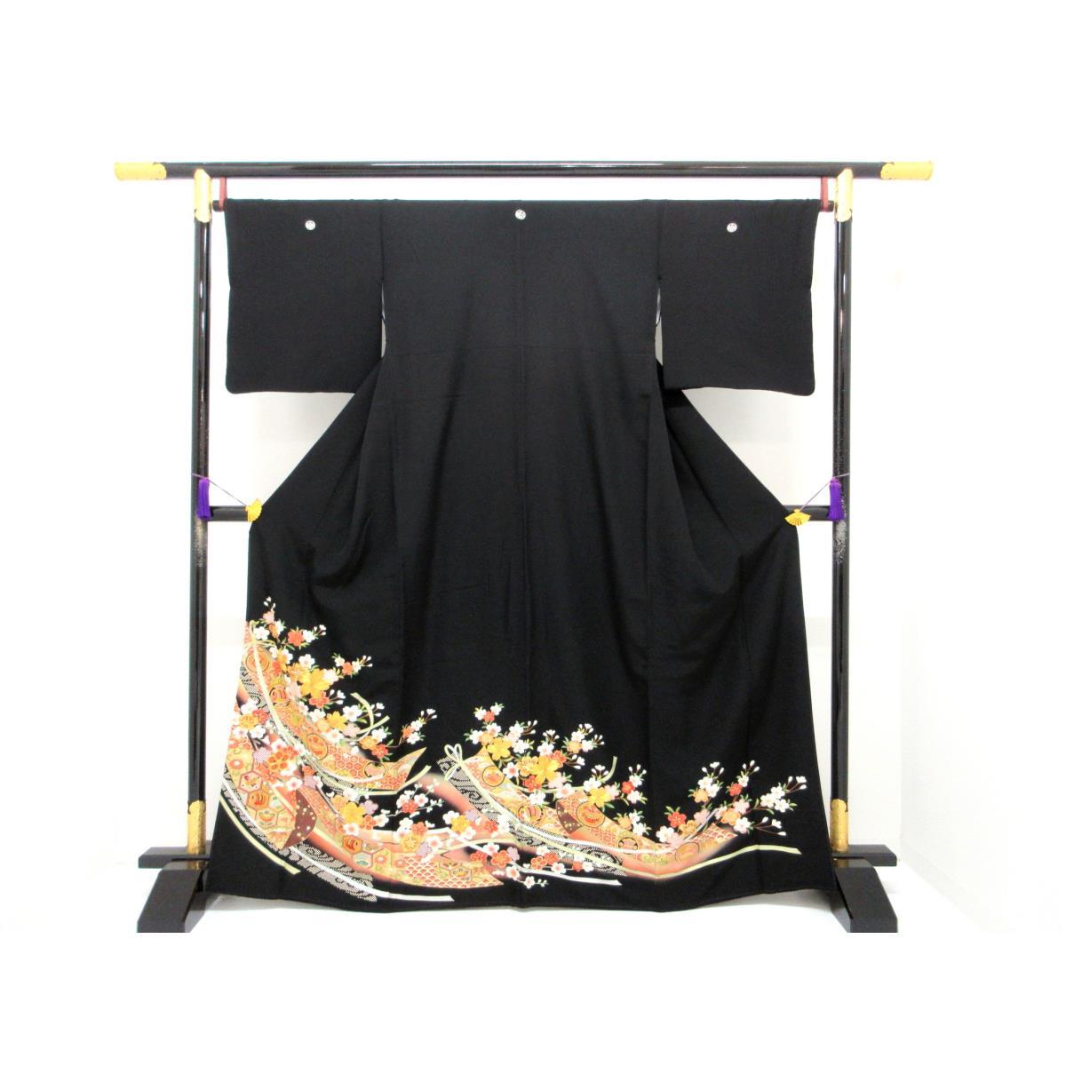 留袖　友禅金彩加工　刺繍入り　丸に五三の桐