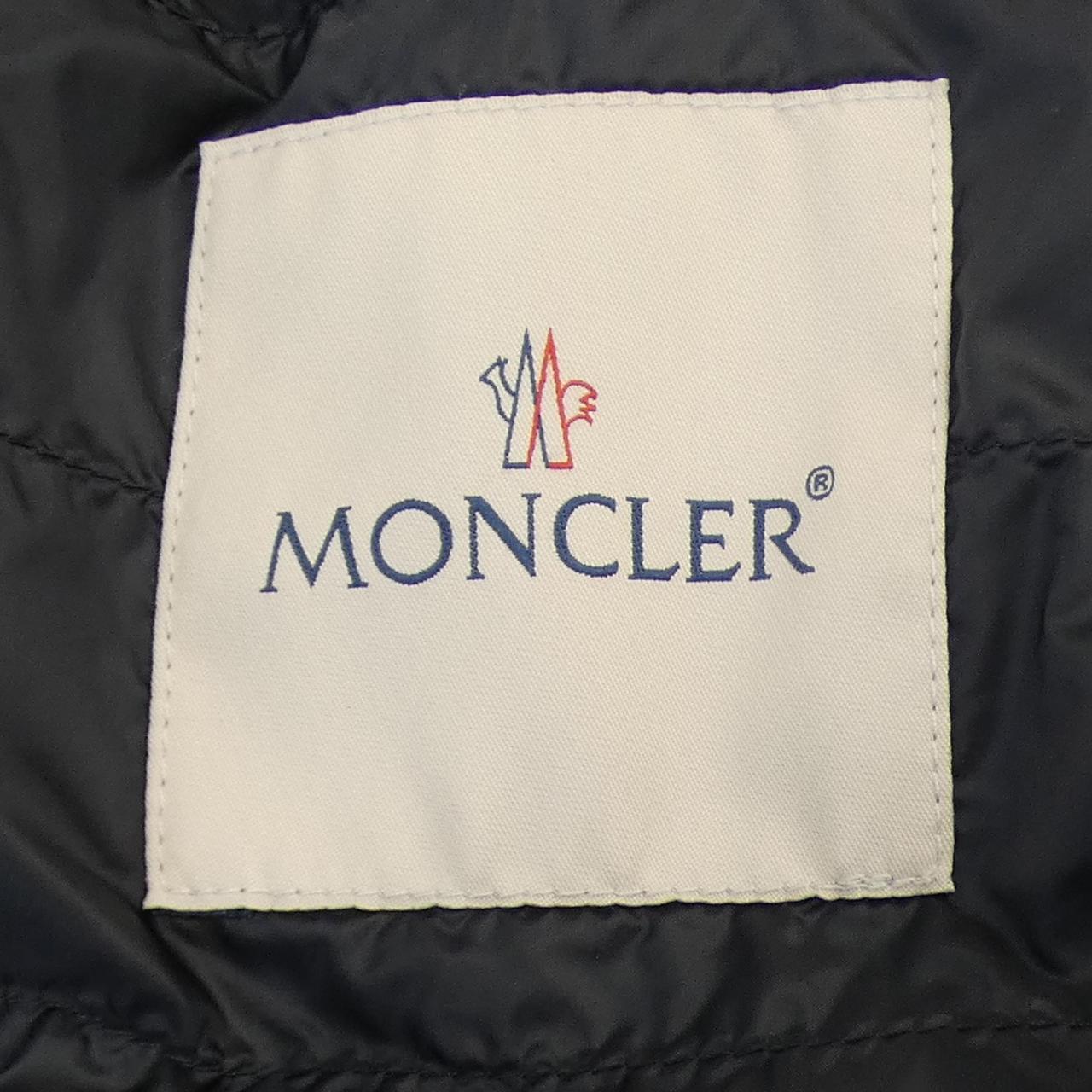 モンクレール MONCLER ダウンジャケット