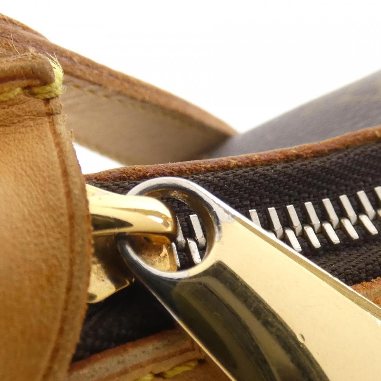 LOUIS VUITTON Monogram Tical GM M40077 单肩包