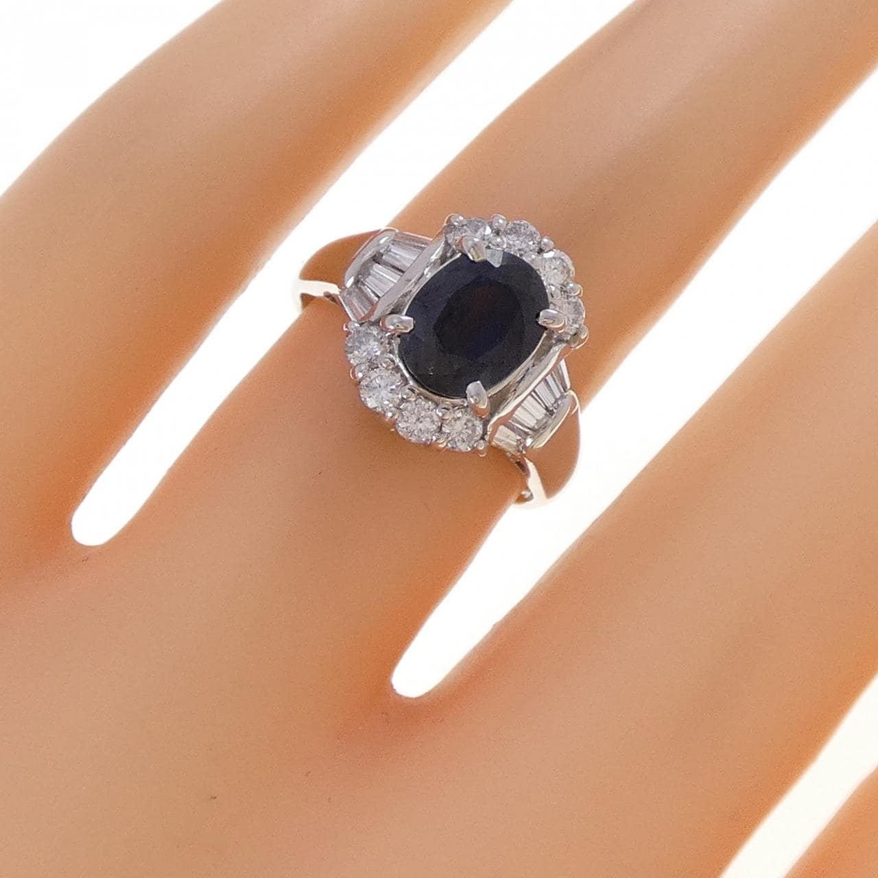 PT900 サファイヤ リング 1.56CT