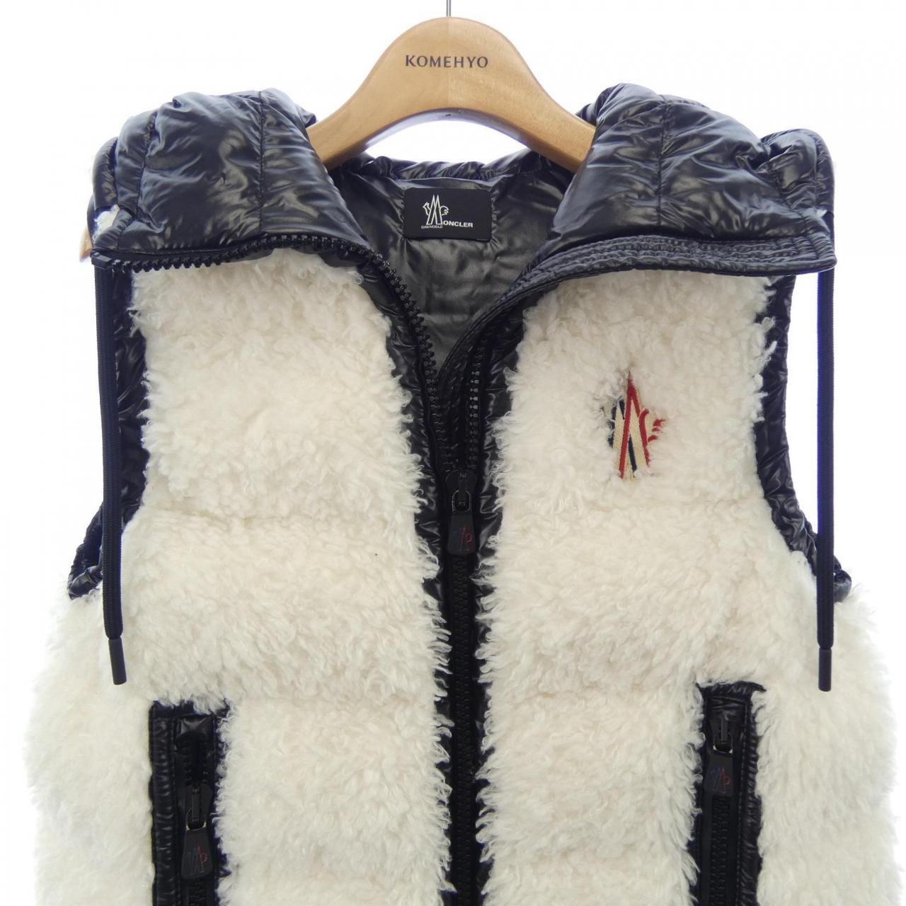 モンクレールグルノーブル MONCLER GRENOBLE 20988N00002 ダウンベスト