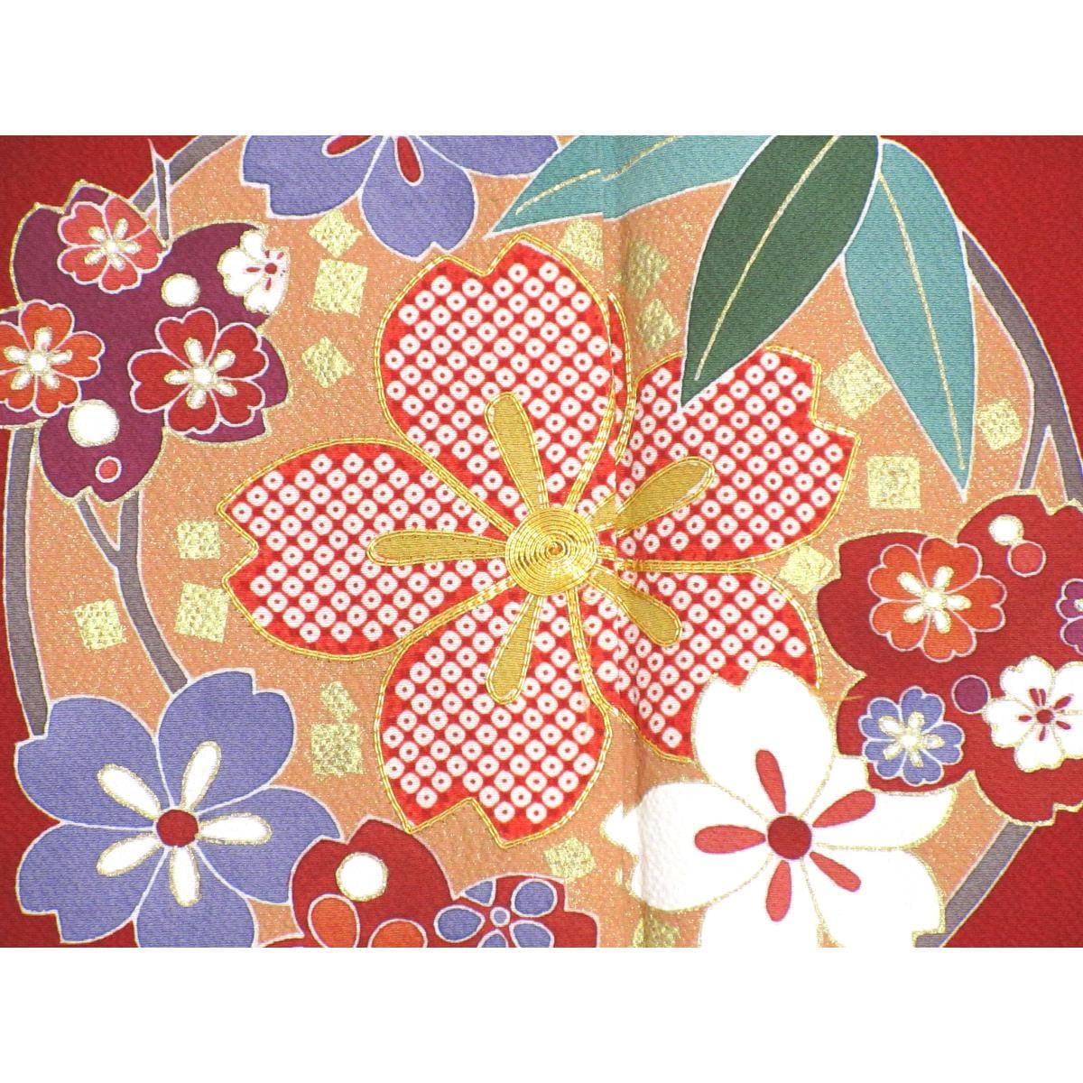 振袖　友禅金彩加工　刺繍入り