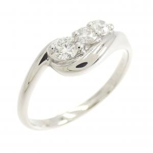 PT スリーストーン ダイヤモンド リング 0.30CT