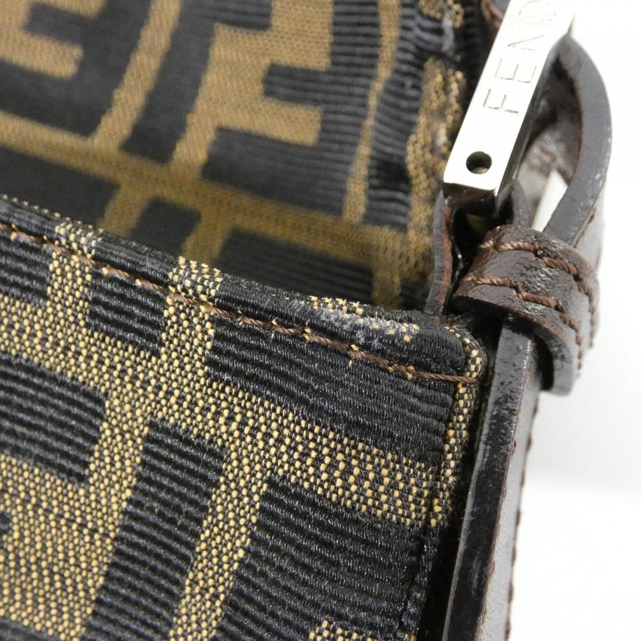 【ヴィンテージ】フェンディ バゲット 26424 ショルダーバッグ