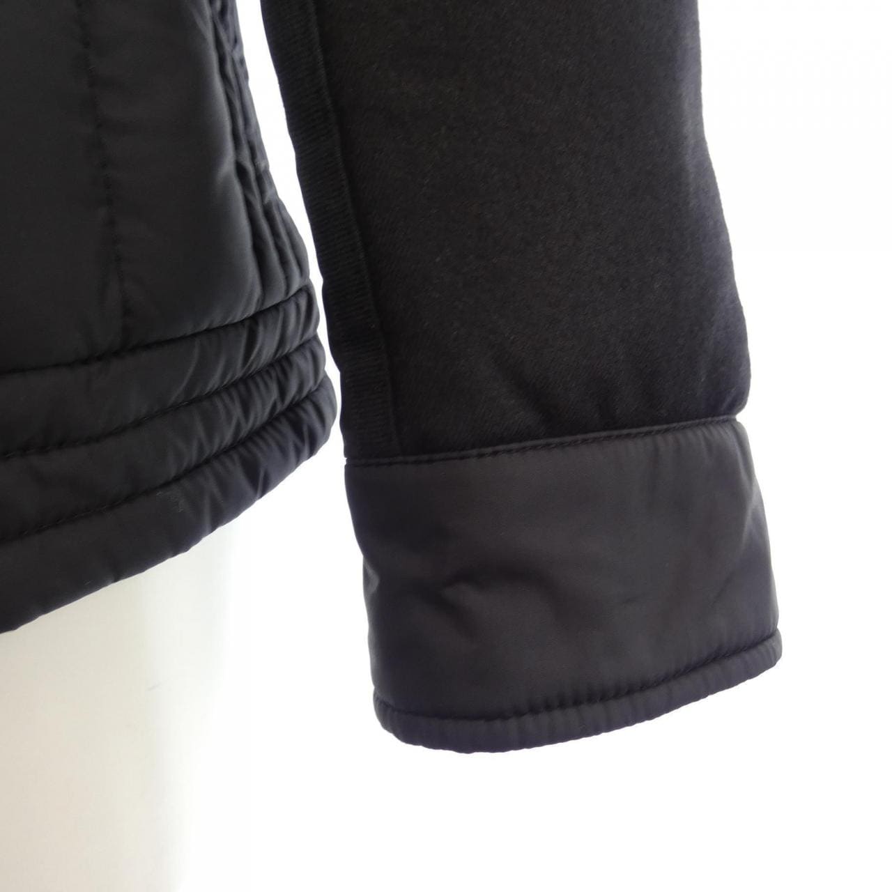 MONCLER MONCLER GARD Down Jacket