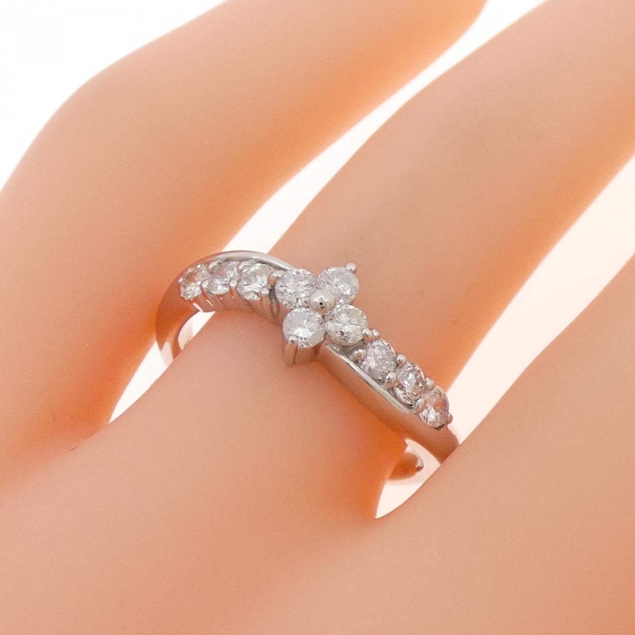 PT900 フラワー ダイヤモンド リング 0.50CT