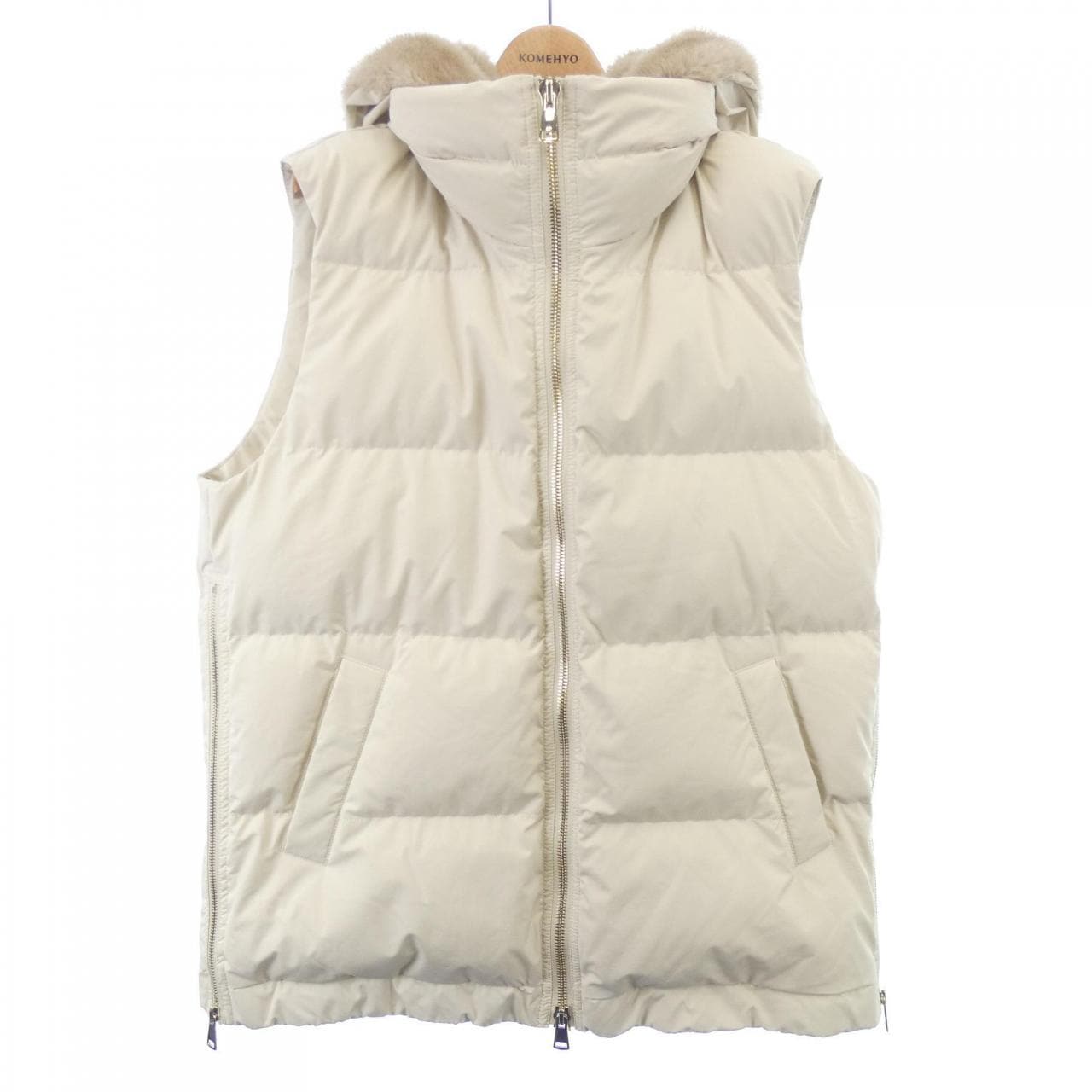 LOUANDREA ダウンベスト