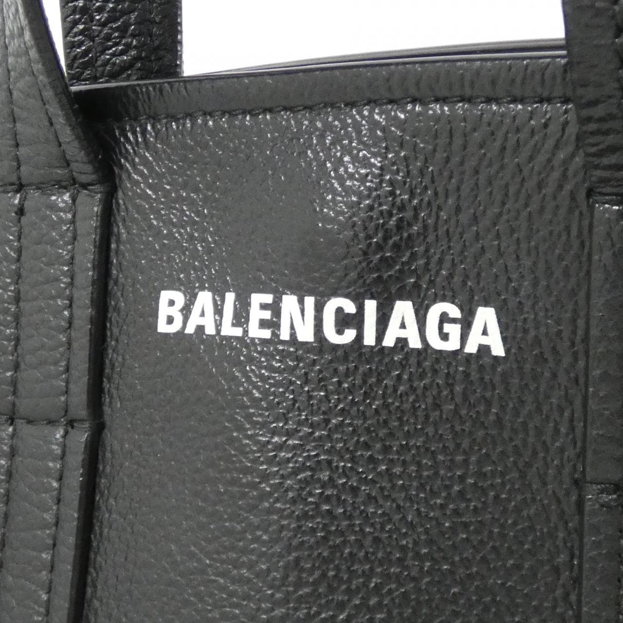 バレンシアガ エブリデイ XS ノース サウス トート 672793 15YUN バッグ