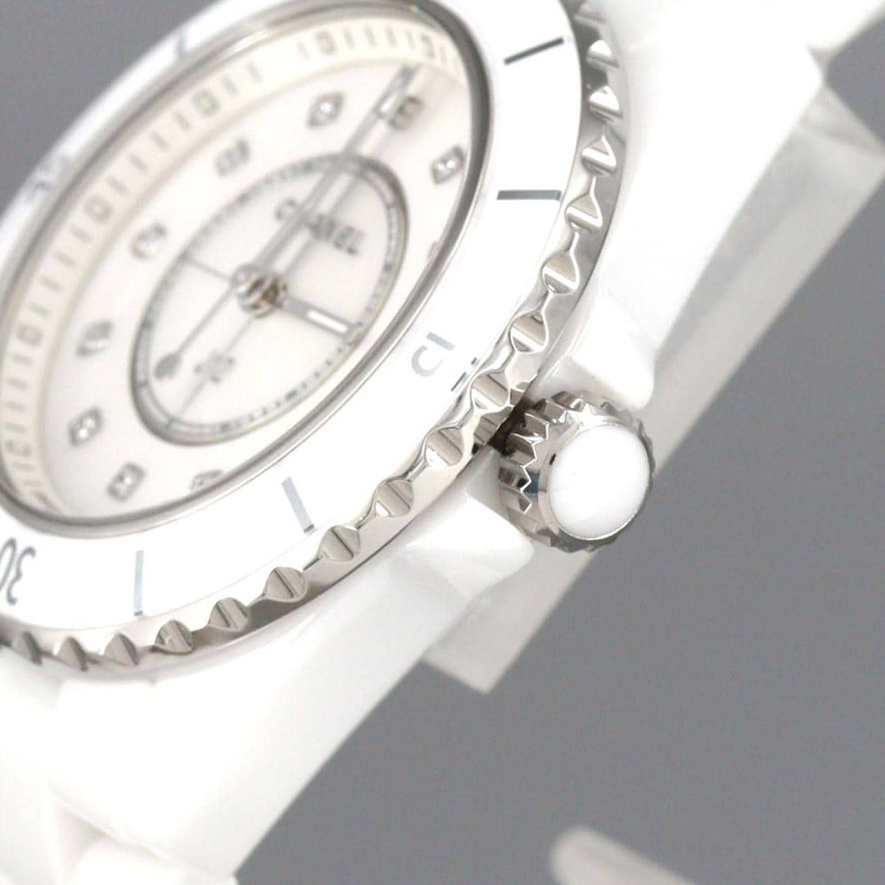 シャネル J12 33mmセラミック･12P H5704 セラミック クォーツ