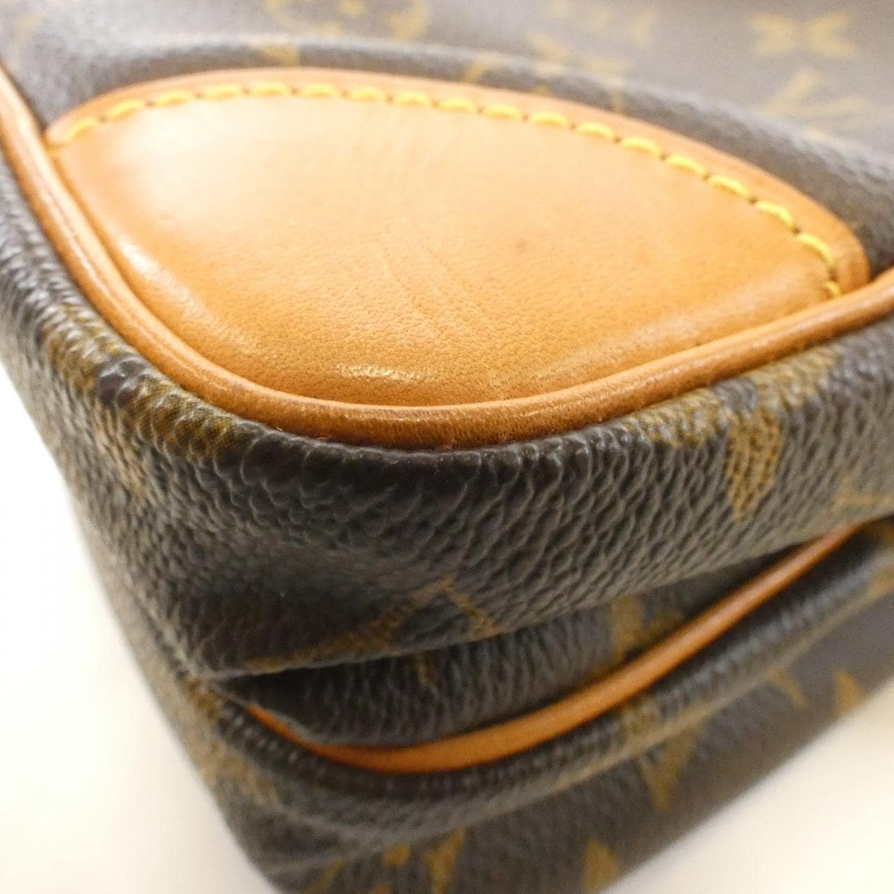 ルイヴィトン モノグラム アマゾン M45236 ショルダーバッグ